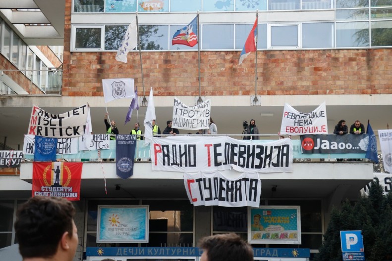 Blokaderi studenti nastavili da terorišu zaposlene na RTS-u i sve građane Srbije
