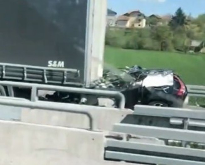 VELIKA TRAGEDIJA Poginuo Srđan Todorović, njegova supruga i njihovo maloljetno dijete