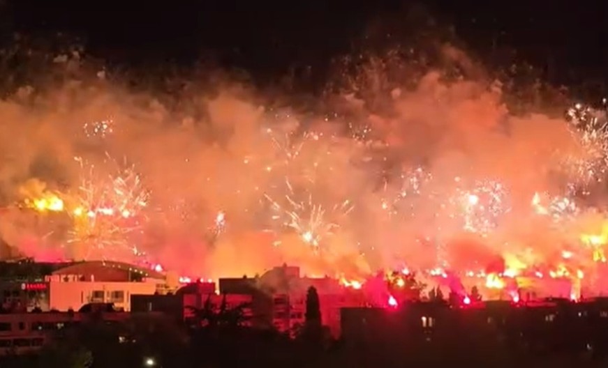 VASKRŠNJI VATROMET "Baston" obasjao Podgoricu i Crnu Goru (video)