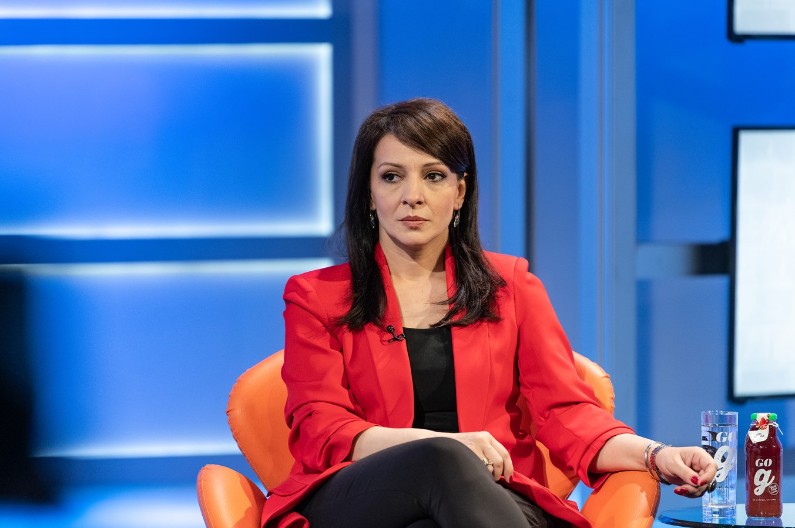 MARINIKA PREVAZIŠLA I SEBE Srbija je u građanskom ratu, samo se još nije zapucalo