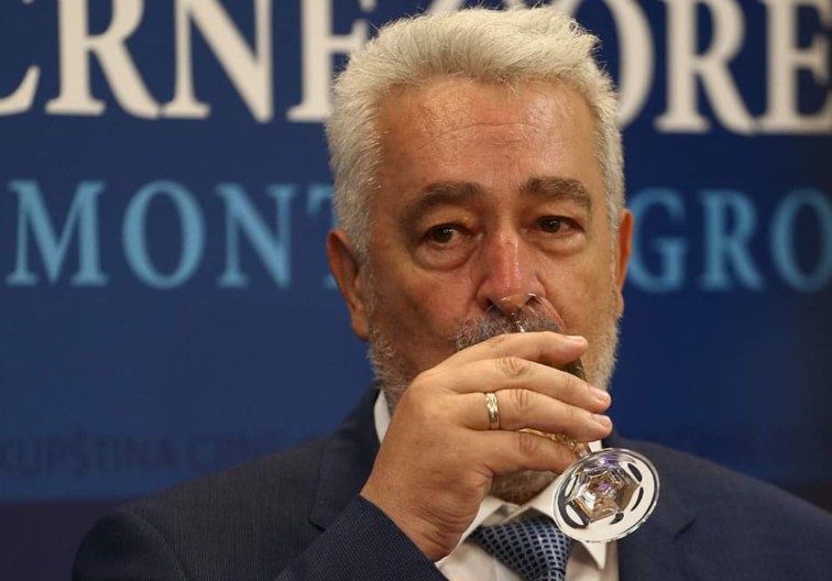 ZDRAVKO KRIVOKAPIĆ — SIMBOL POLITIČKE PREVARE I ISTORIJSKE OBMANE