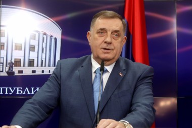 DODIK Bakir Izetbegović želi da ostvari ratne ciljeve svog oca Alije Izetbegovića uz pomoć Kristijana Šmita