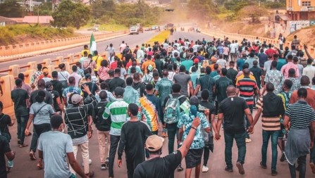 VELIKA TRAGEDIJA Zbog penala na fudbalskoj utakmici poginulo najmanje 100 osoba