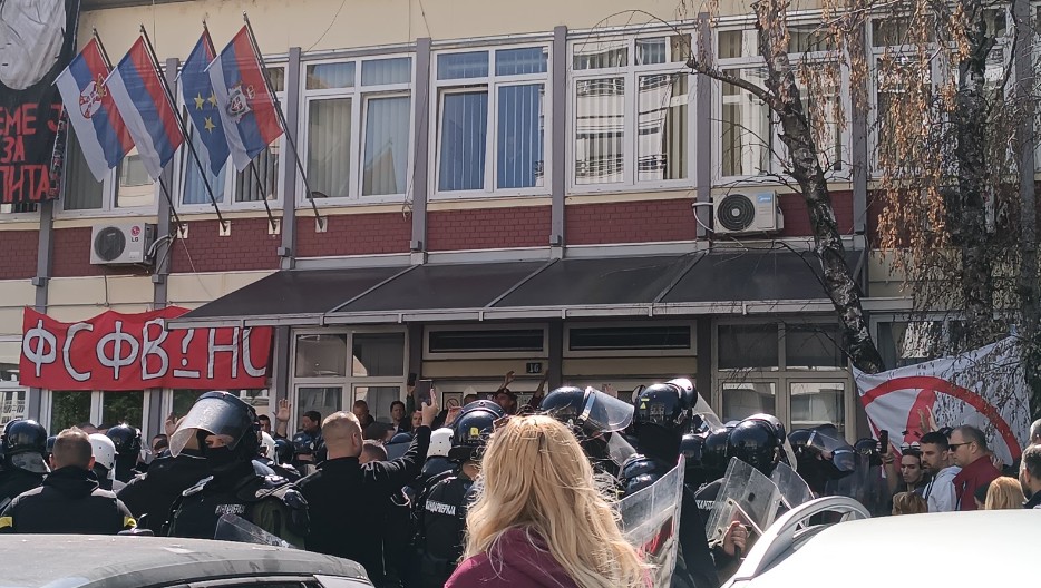 MINISTAR DAČIĆ Policija u NS napadnuta, nije dozvoljeno Hitnoj da preveze povrijeđenog dekana