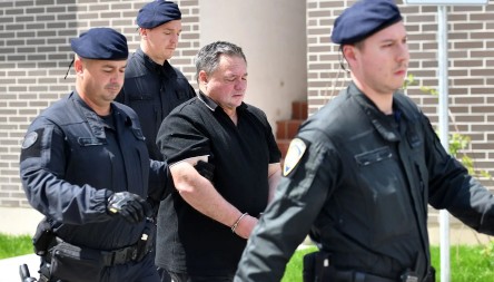 Hrvatski župnik prijavio krađu telefona pa uhapšen kada mu je nađen zbog seksualnih zlostavljana djece