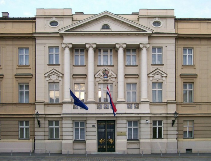 USTAŠAMA I MRTVI SRBI SMETAJU Hrvatski sabor usvojio Zakon o grobljima