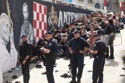 Opšta makljaža u Splitu između navijača Hajduka i Dinama (video)