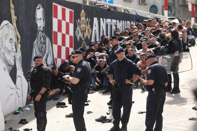 Opšta makljaža u Splitu između navijača Hajduka i Dinama (video)