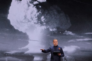 Medvedev upozorio Zelenskog da Kijev možda neće dočekati 10. maj