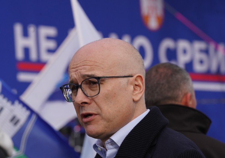 Predsјednik SNS osudio širenje laži i teorija zavјere povodom povratka predsјednika Vučića u Srbiju