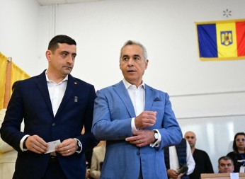 Favorit na predsjednika u Rumuniji glasao sa Kalinom Đorđeskuom na izborima