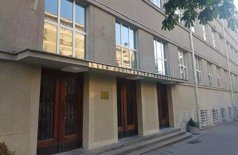 POČELA NASTAVA Peta beogradska gimnazija izašla iz blokade