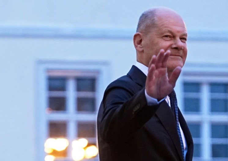 POSLEDNJI BRIFING Šolc detaljno očistio kabinet novom kancelaru