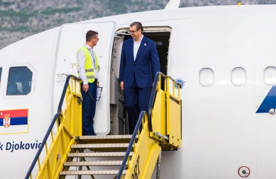 PREDSTAVLJAĆE NAROD I DRŽAVU NA CRVENOM TRGU Predsjednik Srbije odletio za Moskvu