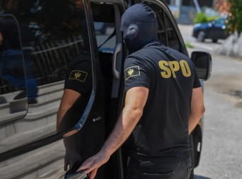 SVEZAN JE KRIMINALAC SA POLICIJSKOM ZNAČKOM Uhapšen Duško Golubović