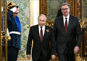 Bratski susret Putina i Vučića u Kremlju