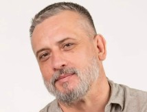 STIŽE KOMIČAR PRED KOJIM ĆE CRNA GORA DA KAPITULIRA I DA SE PONIZI