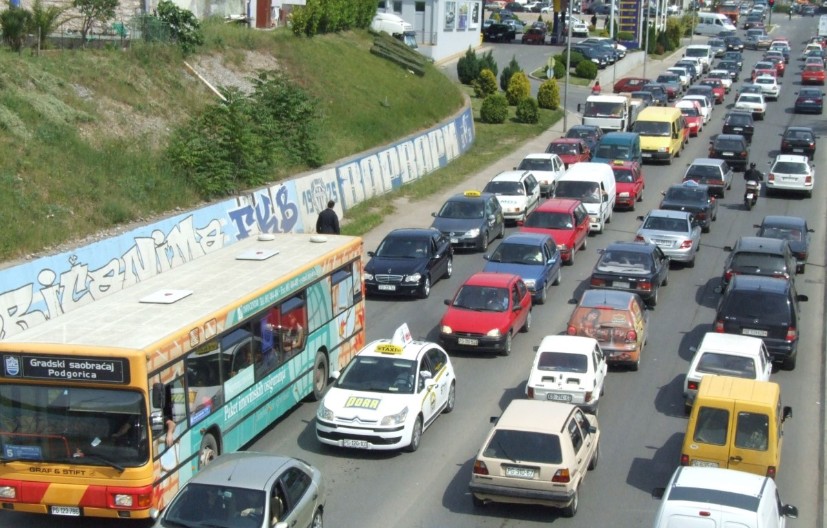 Crnogorci pooštravaju kaznu za zloupotrebu automobilske sirene