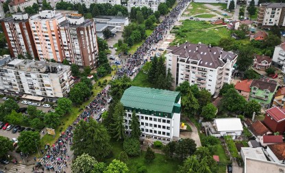 Величанствена литија, у част Светог Василија Острошког, прошла кроз Никшић