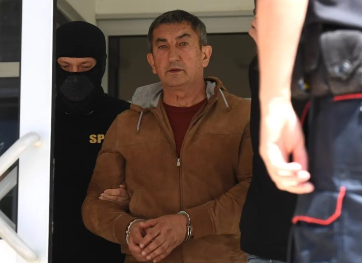 "Duško Golubović kontroliše sve kamione koji iz barske luke izlaze sa ilegalnim cigaretama”