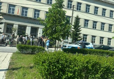 Hitno evakuisani učenici i osoblje tri škole na Cetinju