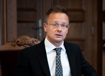 Mađarski šef diplomatije tvrdi da je EU na sve spremna kako bi produžila sukob u Ukrajini