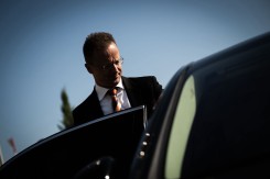 Sijarto pozvao Brisel da se ne miješa u pregovore između Rusije i Ukrajine