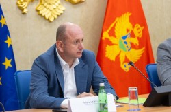 KREĆE REŠETANJE Na predlog Milana Kneževića skupštinski Anketni odbor će saslušavati Duška Markovića