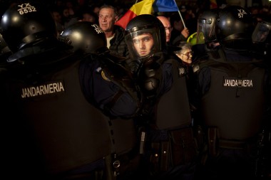 ZAVJERA SA NAORUŽANIM PLAĆENICIMA Otkriven pokušaj puča u Rumuniji