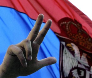 OVO NEMA NIĐE Krivične prijave protiv dvije osobe zbog dizanja tri prsta na Cetinju