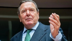 Bankovni račun Gerharda Šredera blokiran skoro godinu dana