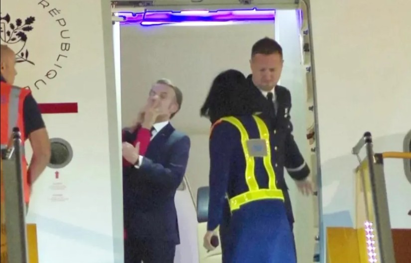 Makrona ošamarila prva dama Francuske pred kamerama (video)