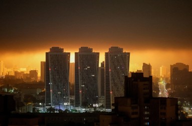 72 SATA VATRENE ODMAZDE Ruske rakete uništile polovinu Ukrajine i štab Zelenskog