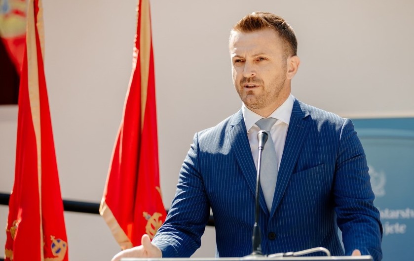 IZVRŠNE PROZIVKE Ministar Dukaj preko "Vijesti" podbada koaliciju ZBCG