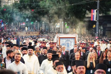 BEOGRAD SVEČANO PROSLAVIO SPASOVDAN Litija sa rukom Svetog Save prošla ulicama prestonice