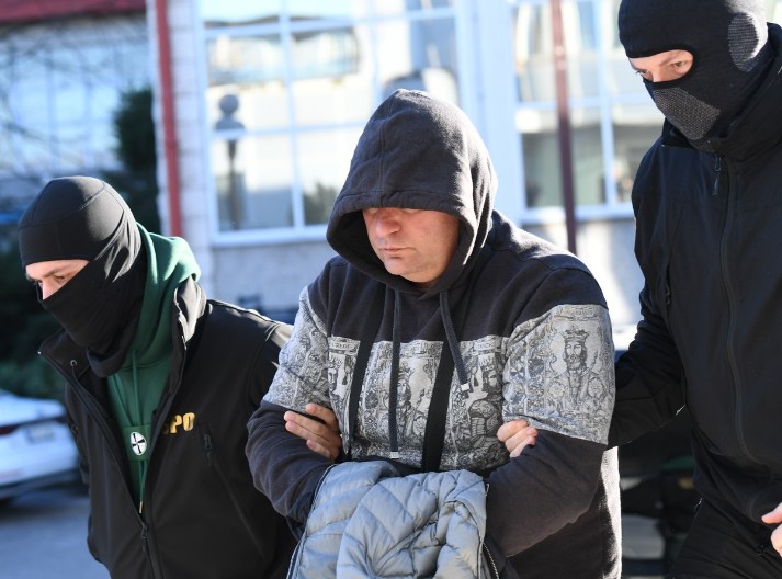 Inspektoru Miljanu Kneževiću koji je radio za "kavčane" produžen pritvor do septembra