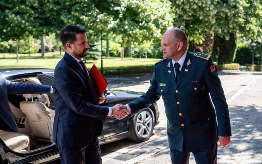 SMIJENJEN LAZAREVIĆ Savjet za odbranu i bezbjednost imenovao novog načelnika Generalštaba Vojske Crne Gore