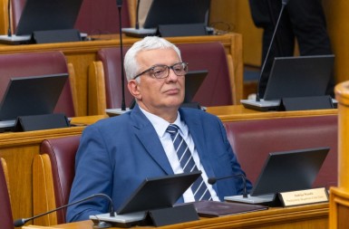 VEĆINA STABILNA Odbačena inicijativa političke manjine za smjenu Andrije Mandića, ponovo usvojen Sporazum sa Emiratima