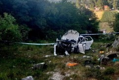 TRAGEDIJA KOD GRAHOVA Poginuli majka i dijete, vozač u teškom stanju izvučen iz smrskanog automobila