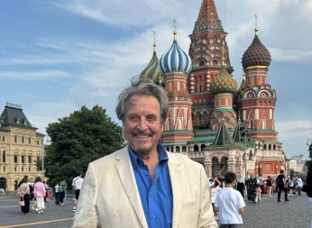 Otac Ilona Maska stigao u Moskvu i nazvao demonizaciju Rusije od strane zapadnih medija „besmislicom“