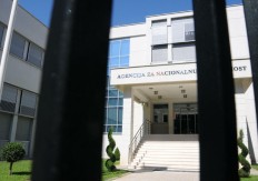 ANB SE POSIPA PEPELOM O VEZI SA ZEMUNCIMA Mafija imala papire, država nema podatke