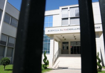 ANB SE POSIPA PEPELOM O VEZI SA ZEMUNCIMA Mafija imala papire, država nema podatke