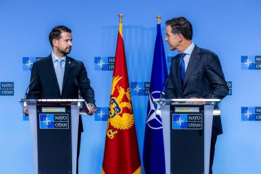 MILATOVIĆ GENSEKU NATO PAKTA Crna Gora će staviti na dnevni red mehanizme podrške Ukrajini
