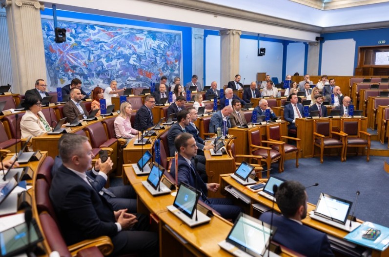 CRNA GORA ŠALJE VOJNIKE U MISIJU EU ZA PODRŠKU UKRAJINI Skupština usvojila odluku bez glasa protiv