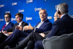 KAD DŽELAT GLUMI ŽRTVU PO PRAGU Đukanović umislio da je Miteran lično pa kritikovao Brisel i Zapad