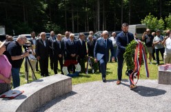 ISTORIJSKI DAN Državni zvaničnici Crne Gore se poklonili sjenima nevino postradalog naroda na Zidanom mostu