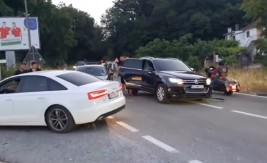 MINISTAR ŠARANOVIĆ UČESTVOVAO U SAOBRAĆAJKI Povrijeđena jedna osoba, stanje njegove supuge stabilno