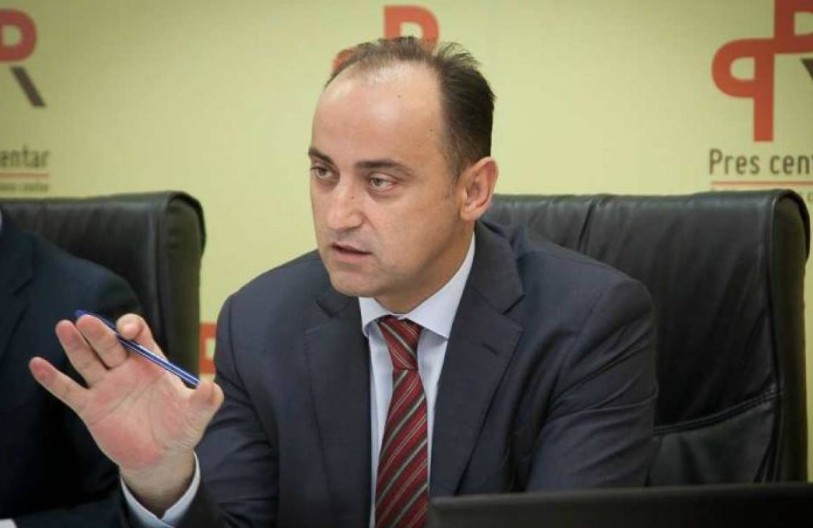 "BATINAŠ IZ SPUŽA" SE PRAVDA Miljan Perović demantuje, ali se prošlost ne briše saopštenjem