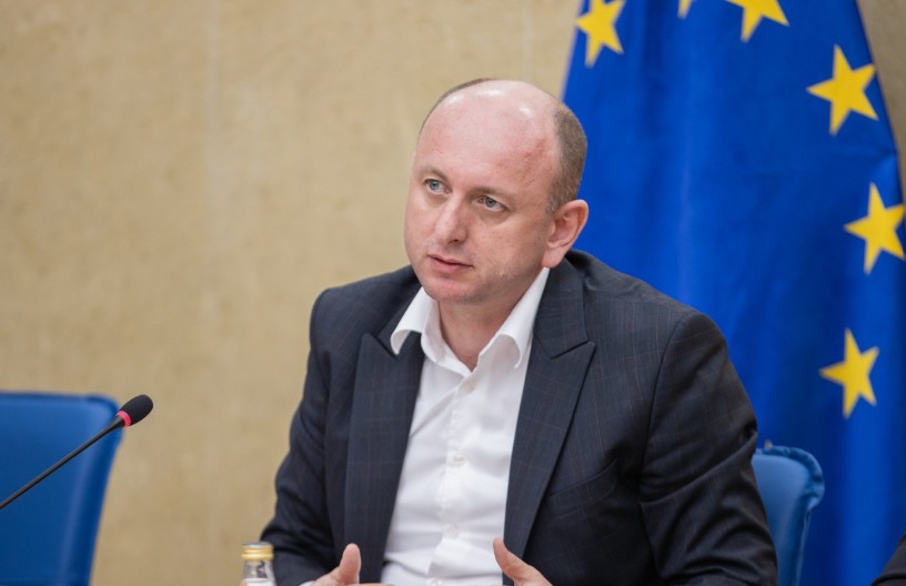 KNEŽEVIĆ Pravosudne institucije bježe od saslušanja Mila Đukanovića kao mokra mačka od trafostanice