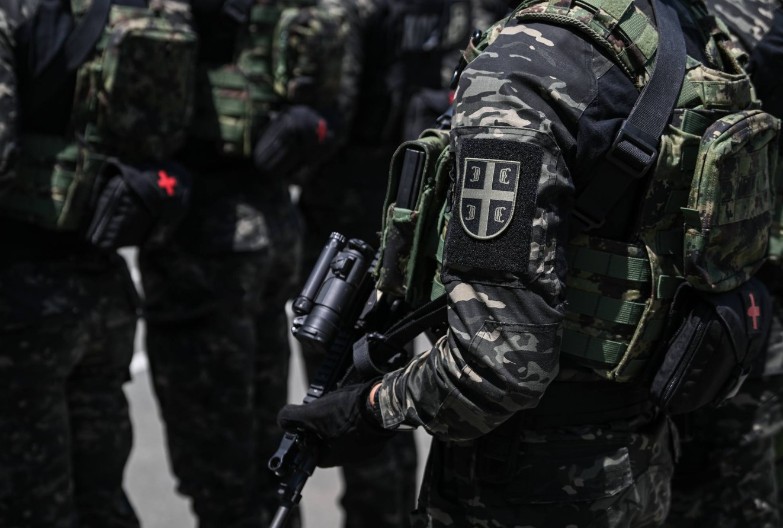 Vlada Srbije obustavila izvoz naoružanja i vojne opreme